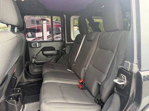 Used 2022 Jeep Wrangler Unlimited Sport AWD/4WD image 21