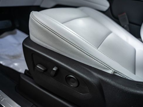 New 2025 Chevrolet Suburban Premier w/ Sun And Tow Package image 38