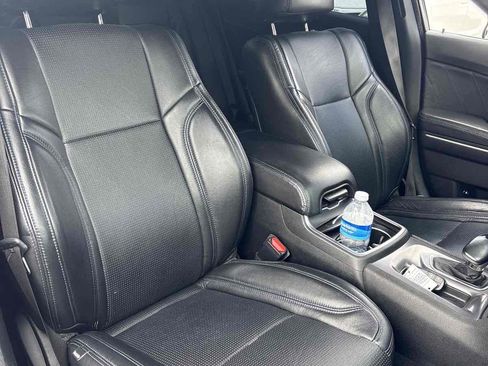 Used 2019 Dodge Charger SXT RWD image 5