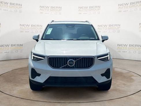 New 2025 Volvo XC40 B5 Core w/ Protection Package Premier image 8