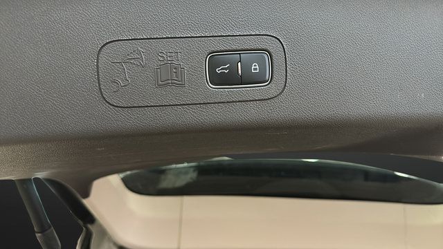 Used 2023 Lincoln Aviator Reserve w/ Equipment Group 201A AWD/4WD image 37