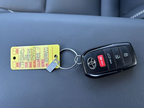Used 2026 Toyota Camry Hybrid w/ Multimedia Upgrade Package FWD image 30
