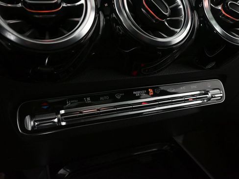 Certified 2023 Mercedes-Benz GLB 250 image 14