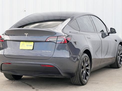 Used 2021 Tesla Model Y Long Range image 51