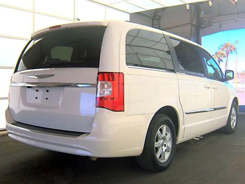 Used 2012 Chrysler Town & Country Touring w/ Entertainment Group #1 image 4