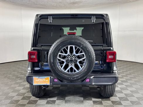 Certified 2025 Jeep Wrangler Unlimited Sahara AWD/4WD image 7