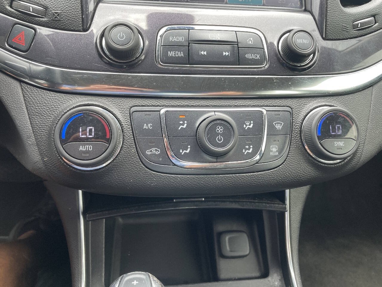 Used 2016 Chevrolet Impala LT w/ Convenience Package FWD image 22