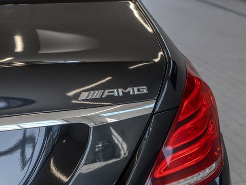 Used 2015 Mercedes-Benz S 63 AMG 4MATIC Sedan image 24