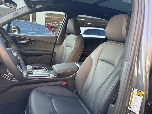 Certified 2025 Audi Q7 2.0T Premium w/ Convenience Plus Package image 13