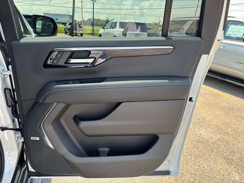 New 2025 Chevrolet Suburban Premier w/ Sun And Tow Package RWD image 28