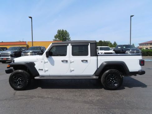 Used 2021 Jeep Gladiator Sport AWD/4WD image 4