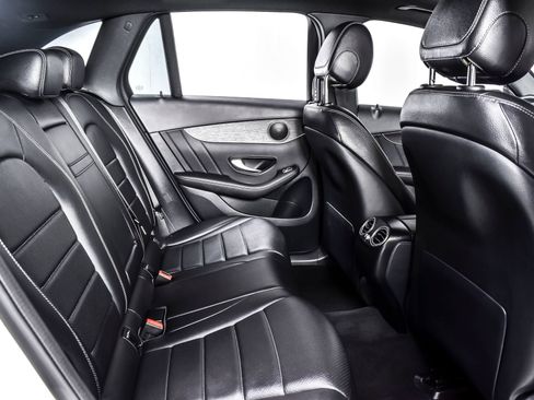 Used 2022 Mercedes-Benz GLC 300 4MATIC image 23