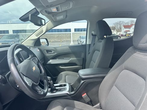 Used 2022 Chevrolet Colorado LT w/ LT Convenience Package image 12