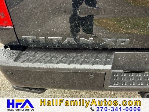 Used 2018 Nissan Titan SL w/ Midnight Edition AWD/4WD image 10