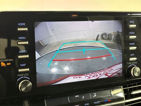 Certified 2024 Toyota Sienna XLE AWD/4WD image 20
