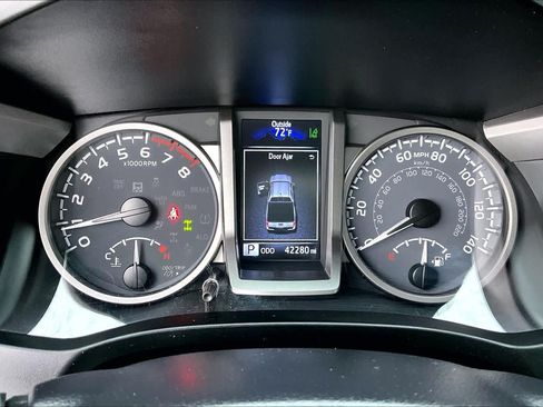 Certified 2023 Toyota Tacoma SR5 AWD/4WD image 24