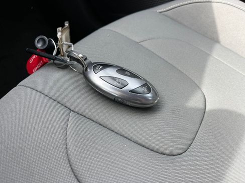 Used 2025 Hyundai Elantra SEL FWD image 21