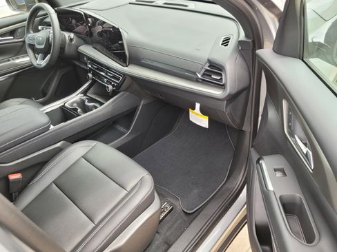 New 2026 Chevrolet Traverse LT w/ Midnight/Sport Edition FWD image 6