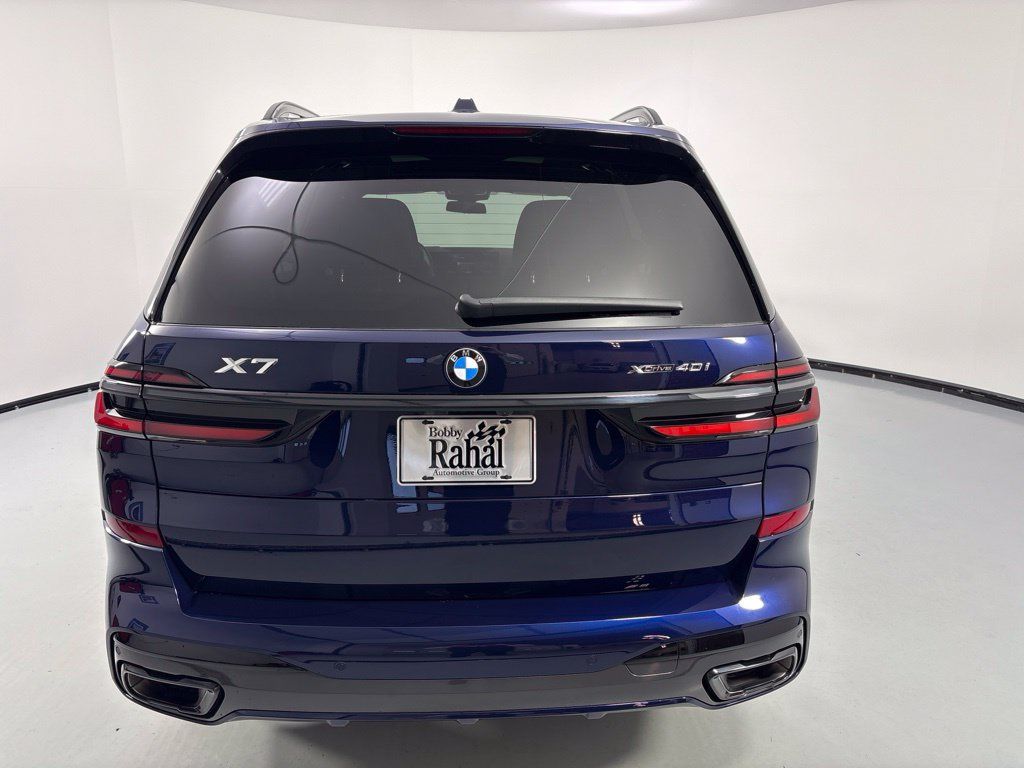 Used 2026 BMW X7 xDrive40i AWD/4WD image 6