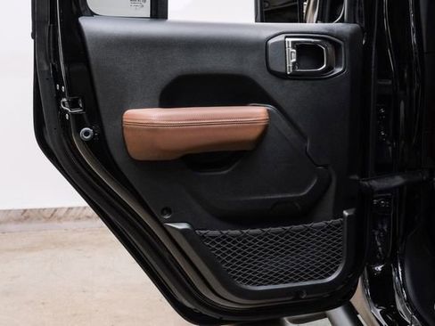 Used 2025 Jeep Gladiator Rubicon w/ Safety Group image 86