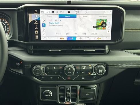 New 2026 Jeep Gladiator Sport image 23