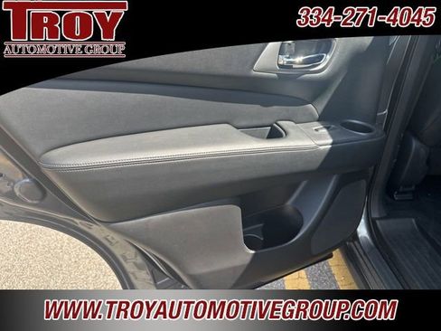 Used 2020 Nissan Pathfinder S image 17