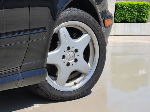 Used 2001 Mercedes-Benz CLK 430 Coupe image 10