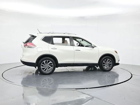 Used 2016 Nissan Rogue SL w/ SL Premium Package image 2
