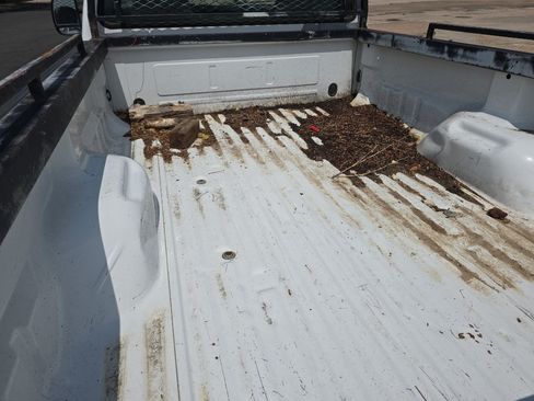Used 2001 Ford F250 XL AWD/4WD image 6