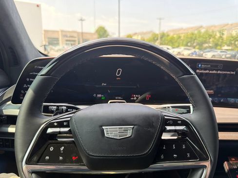 Used 2026 Cadillac Vistiq Premium Luxury AWD/4WD image 5