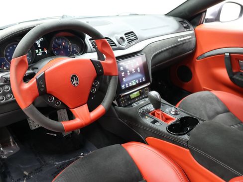 Used 2018 Maserati GranTurismo Sport RWD image 2