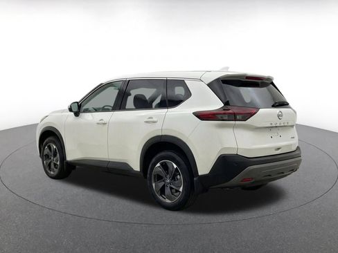 Used 2025 Nissan Rogue SV AWD/4WD image 7