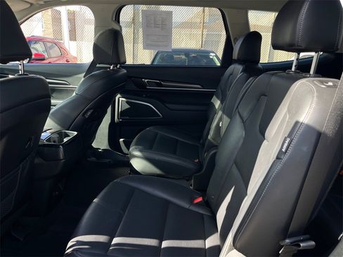Used 2025 Kia Telluride S image 19