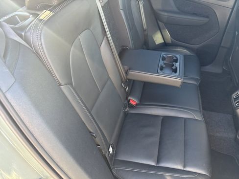 Certified 2025 Volvo XC40 B5 Plus image 41