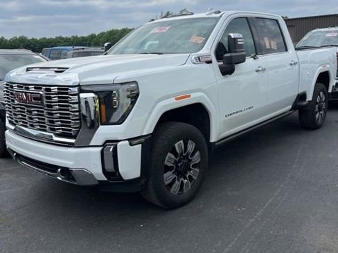 Used 2024 GMC Sierra 2500 Denali w/ Denali Reserve Package AWD/4WD image 1
