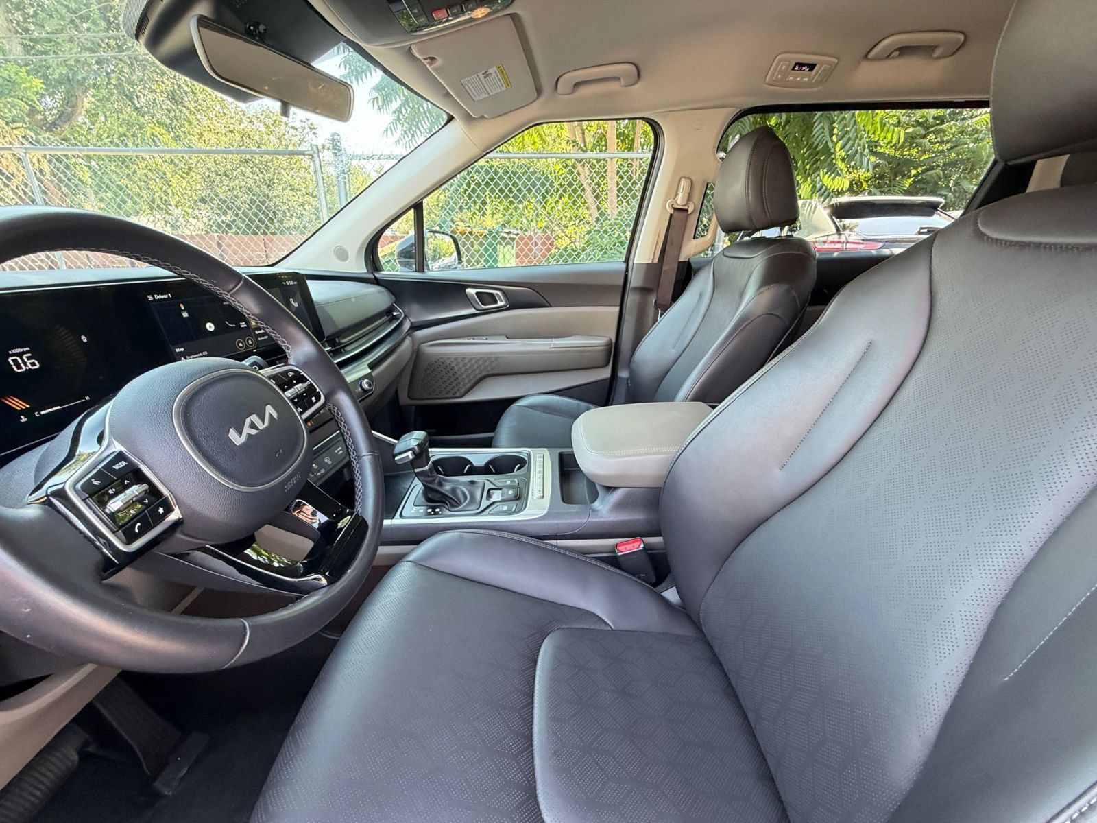 Used 2026 Kia Carnival FWD image 25
