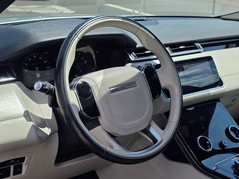 Used 2018 Land Rover Range Rover Velar R-Dynamic HSE AWD/4WD image 15