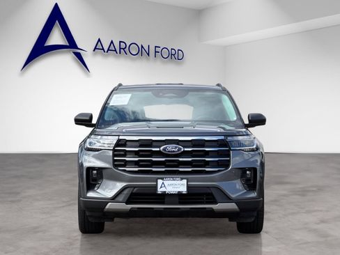 Used 2025 Ford Explorer Active w/ Active Comfort Package image 8