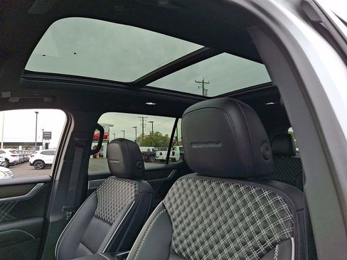 Used 2024 GMC Acadia Denali w/ Super Cruise Package image 14