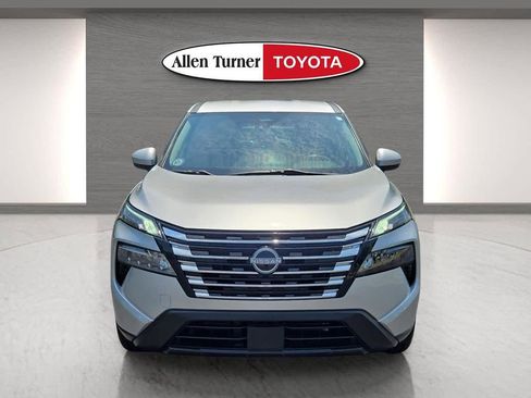Used 2024 Nissan Rogue SV AWD/4WD image 4