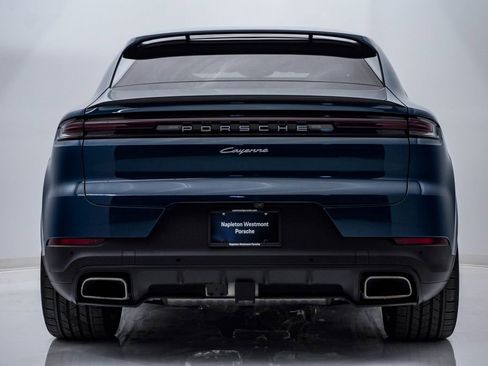 Certified 2024 Porsche Cayenne Coupe image 10