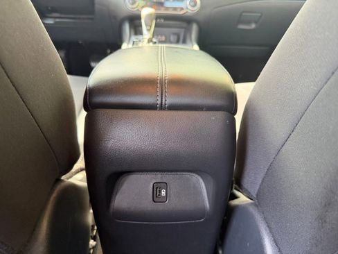 Used 2024 Nissan Sentra SV FWD image 12