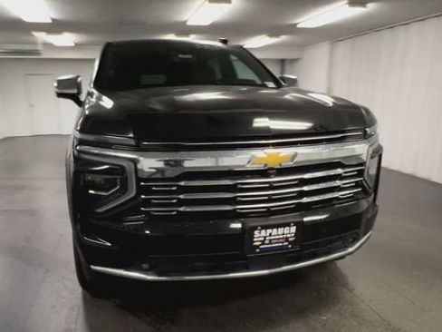 New 2025 Chevrolet Suburban Premier image 3