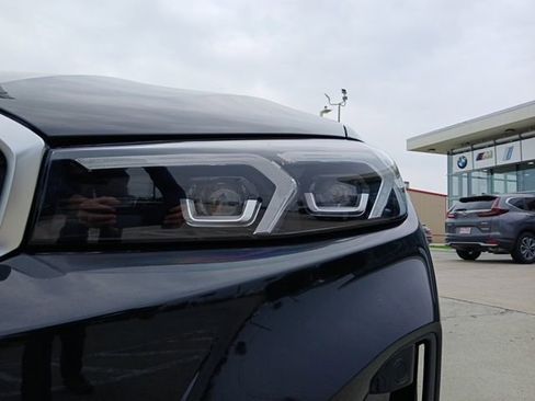 New 2026 BMW 330i Sedan image 4