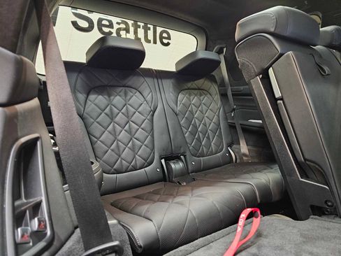 Used 2023 BMW X7 xDrive40i w/ M Sport Package image 28