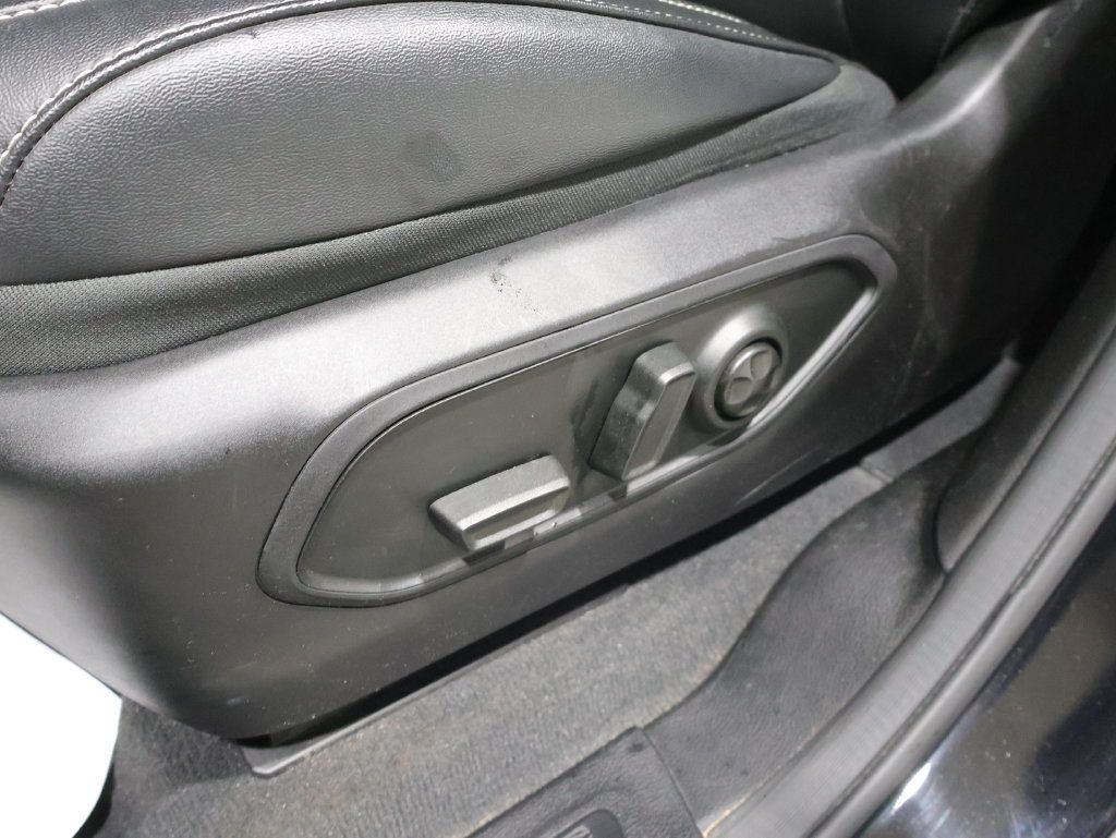 Used 2023 Jeep Grand Cherokee Altitude AWD/4WD image 12