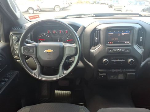 Used 2022 Chevrolet Silverado 2500 Custom w/ Custom Convenience Package AWD/4WD image 9