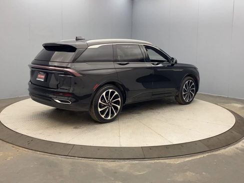 Used 2025 Lincoln Nautilus Black Label AWD/4WD image 5