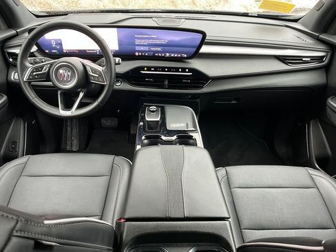 Used 2025 Buick Enclave Preferred image 13