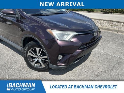 Used 2017 Toyota RAV4 XLE FWD image 4